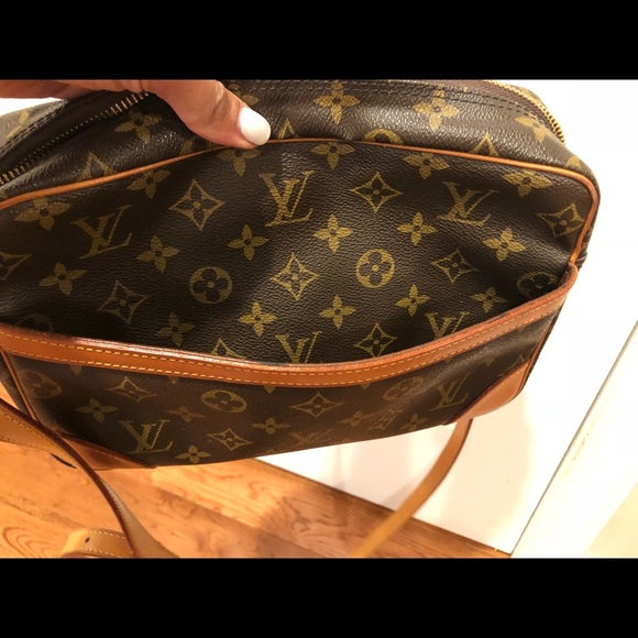 Louis Vuitton authentic Trocadero crossbody - Picture 4 of 8